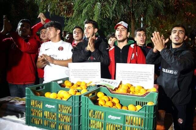 Antalyaspor taraftarından LÖSEV'e destek