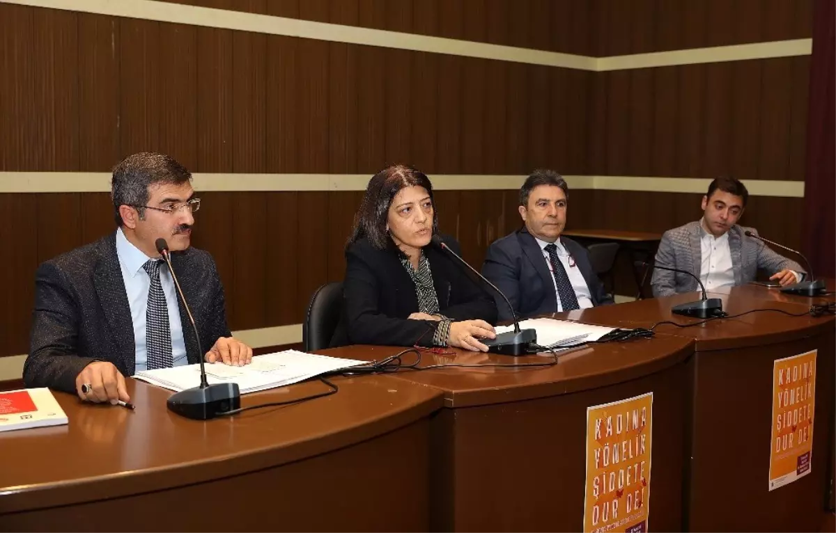 Atatürk Üniversitesinde kadına yönelik şiddet konuşuldu