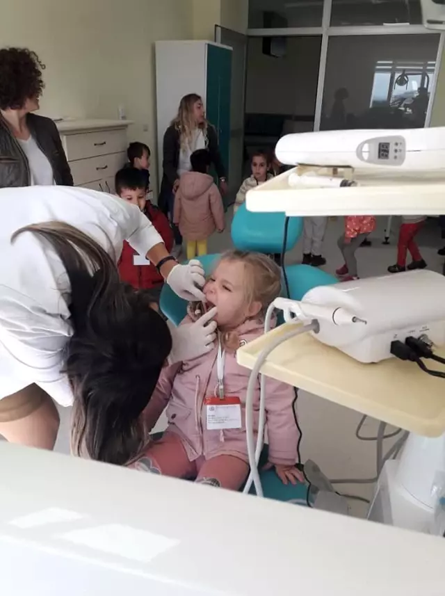Aydınlı minikler ağız ve diş taramasından geçti