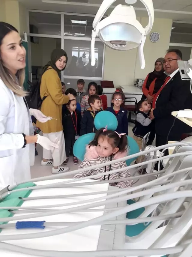 Aydınlı minikler ağız ve diş taramasından geçti