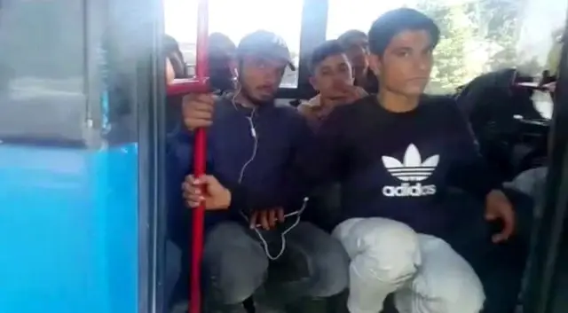 Balık istifi yolcu taşımak amaciyla koltukları söküp tabure koymuşlar