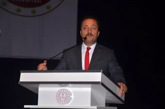 Bilecik'te 24 Kasım Öğretmenler Günü düzenlenen törenle kutlandı Bilecik'te 24 Kasım Öğretmenler Günü düzenlenen törenle kutlandı