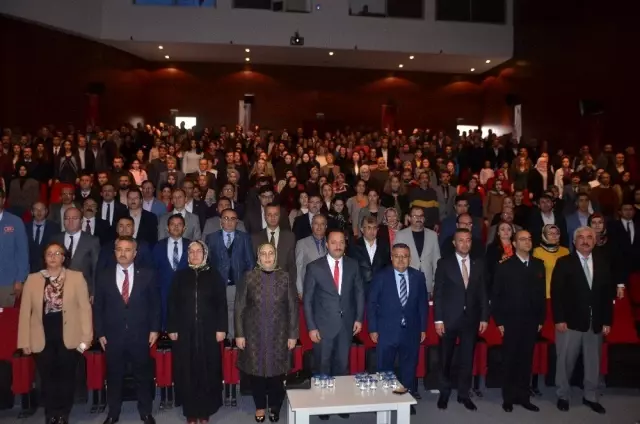 Bilecik'te 24 Kasım Öğretmenler Günü düzenlenen törenle kutlandı Bilecik'te 24 Kasım Öğretmenler Günü düzenlenen törenle kutlandı