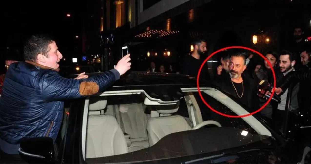 Cem Yılmaz'dan 'Abi espri yap da gülelim' diyen hayranına beklenmedik tepki!