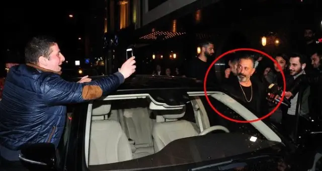 Cem Yılmaz'dan 'Abi espri yap da gülelim' diyen hayranına beklenmedik tepki! Cem Yılmaz'dan 'Abi espri yap da gülelim' diyen hayranına beklenmedik tepki!