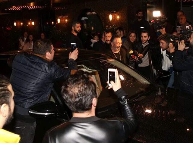 Cem Yılmaz'dan 'Abi espri yap da gülelim' diyen hayranına beklenmedik tepki!
