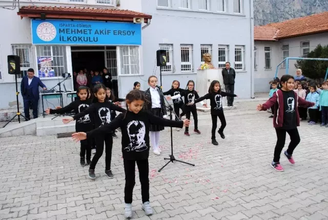 Minik yürekler, öğretmenleri için en güzel gösterilerini sundular Minik yürekler, öğretmenleri için en güzel gösterilerini sundular