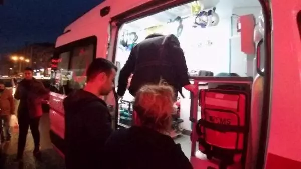 Motosiklete çarpıp kaçan sürücüyü polis yakaladı Motosiklete çarpıp kaçan sürücüyü polis yakaladı
