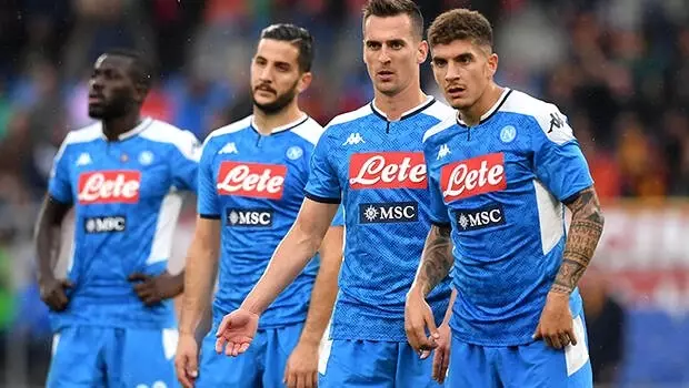 Napoli karıştı, başkan çıldırdı! Eljif Elmas... Napoli karıştı, başkan çıldırdı! Eljif Elmas...