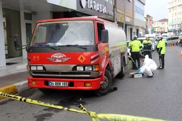 Sarıyer'de arızalı yakıt tankerini tamir etmeye çalışan sürücünün feci ölümü Sarıyer'de arızalı yakıt tankerini tamir etmeye çalışan sürücünün feci ölümü