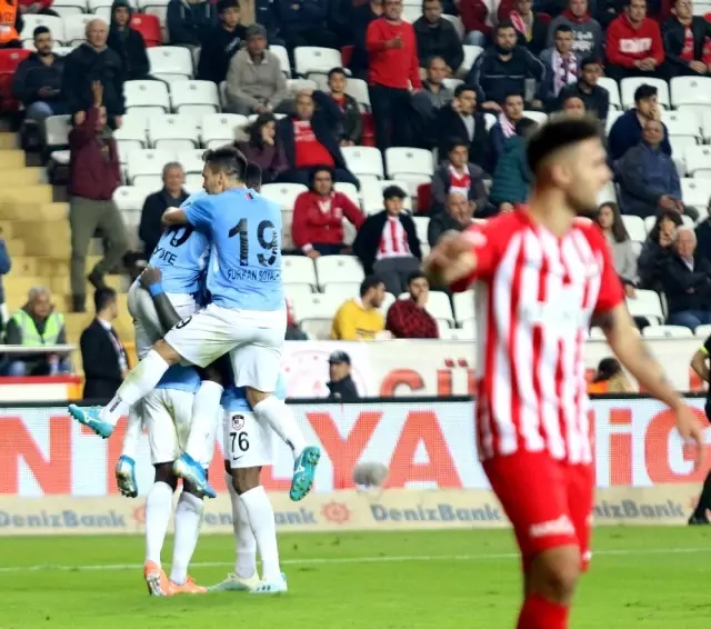 Süper Lig: Antalyaspor: 0 - Gaziantep FK: 1 (İlk yarı) Süper Lig: Antalyaspor: 0 - Gaziantep FK: 1 (İlk yarı)