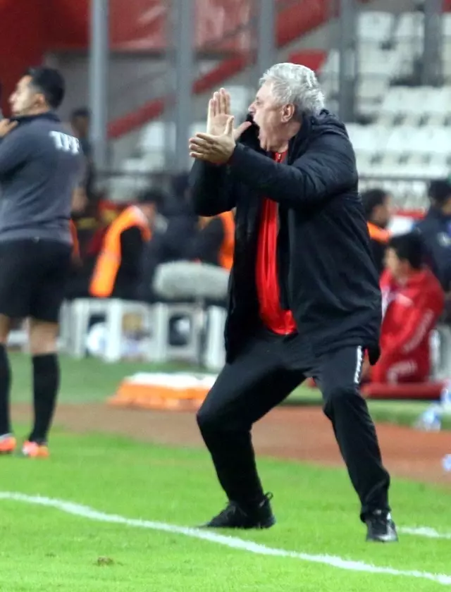 Süper Lig: Antalyaspor: 0 - Gaziantep FK: 1 (İlk yarı) Süper Lig: Antalyaspor: 0 - Gaziantep FK: 1 (İlk yarı)