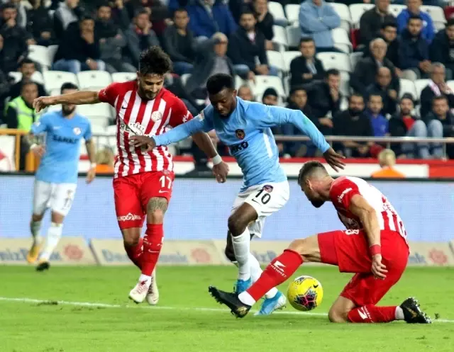 Süper Lig: Antalyaspor: 0 - Gaziantep FK: 1 (İlk yarı) Süper Lig: Antalyaspor: 0 - Gaziantep FK: 1 (İlk yarı)