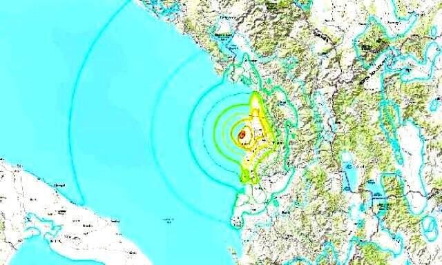 Arnavutluk'ta 6.4 büyüklüğünde deprem: Çok sayıda bina yıkıldı, iki kişi hayatını kaybetti