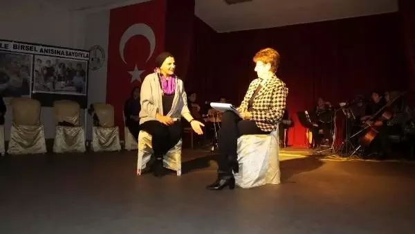 Burhaniyeli kadınlar, sahneledikleri oyunla 'şiddete hayır' dedi Burhaniyeli kadınlar, sahneledikleri oyunla 'şiddete hayır' dedi