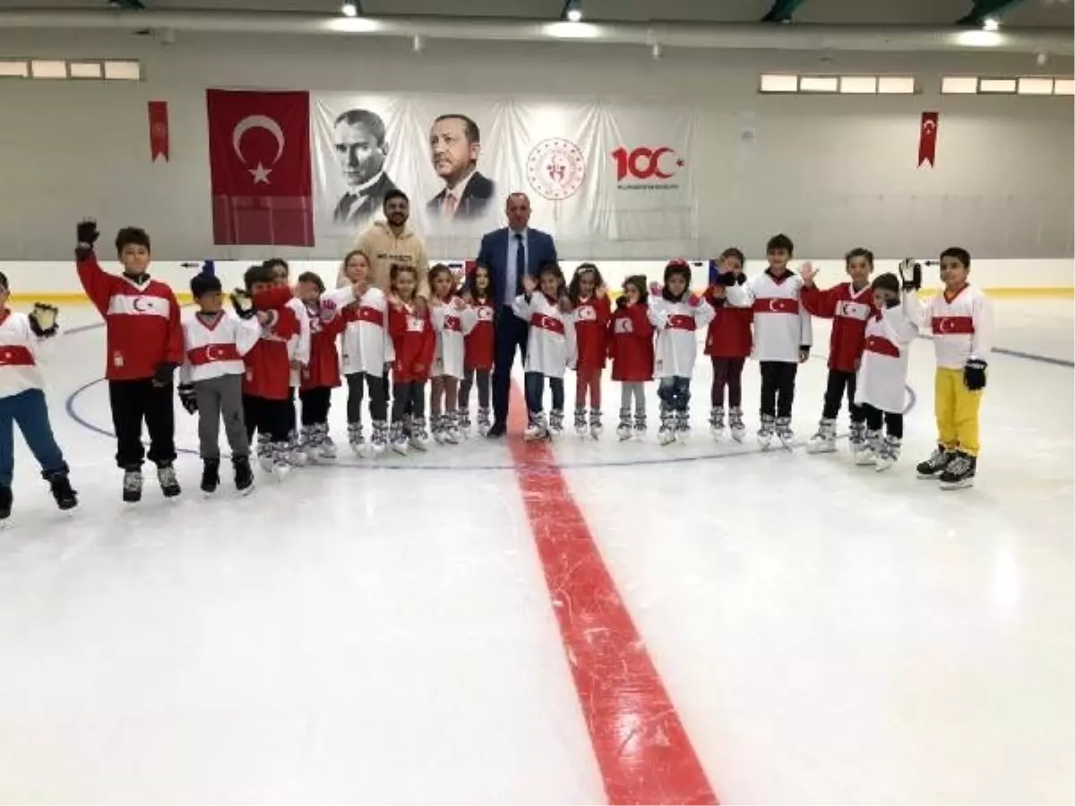 Buz Hokeyi U8 Gelişim Kampı tamamlandı