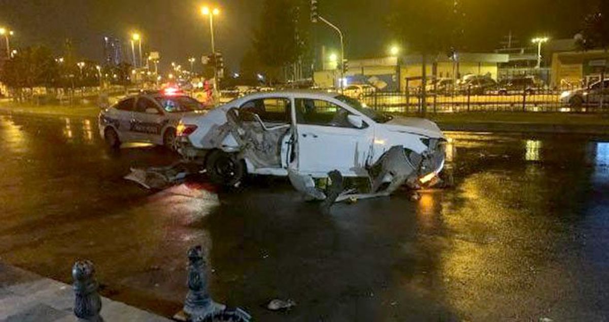 'Dur' ihtarına uymayan şüphelilerin bulunduğu araç kaza yaptı: Yaya olarak kaçan üç kişi aranıyor