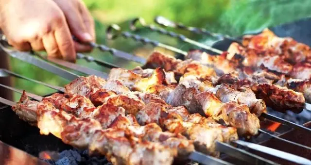 Ete baharat adina bonzai karıştırarak ölüme neden var olan kadın salıverilme etti