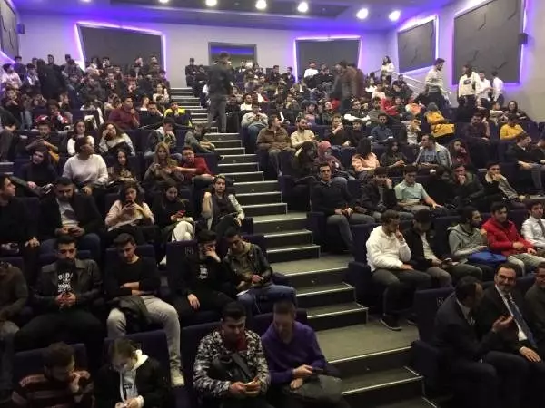 Gençlere havacılığa yönelin çağrısı: Mezunlarımızın yüzde 78'i sektörde yerini aldı