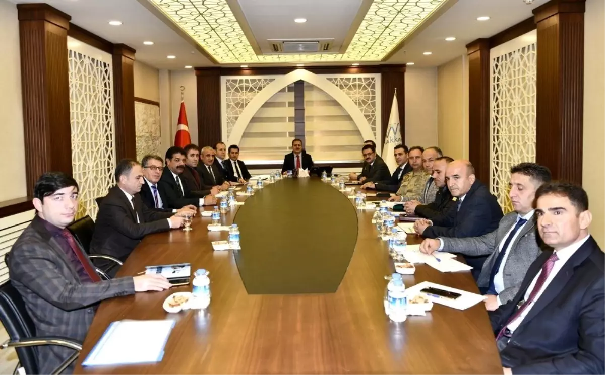 Hakkari'de karla mücadele toplantısı