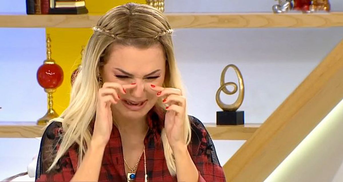 Kadına şiddet konusu hakkında konuşan Ece Erken, gözyaşlarına boğuldu