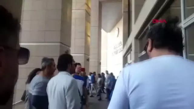 Şarkıcı yaşar ipek, 'sisi'ye karşı koruma tedbiri aldırdı Şarkıcı yaşar ipek, 'sisi'ye karşı koruma tedbiri aldırdı