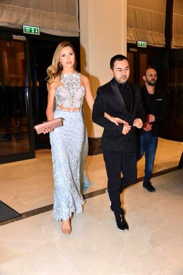 Serdar Ortaç'ın tek celsede boşandığı eşi Chloe Loughnan'a tekrar İzdivaç etme önerisi ettiği argüman edildi