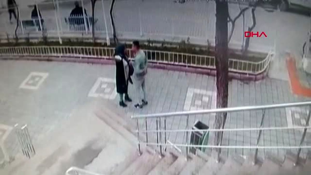 Sevgilisine müstehcen fotoğraflarla şantaj yaptı! Suçüstü yakalandı
