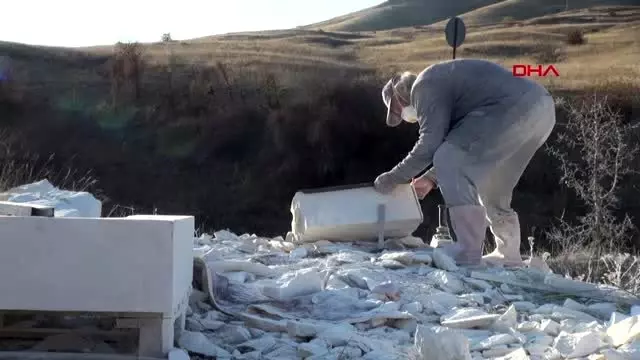 Sivas 300 yıllık tarihi mezar taşı geleneğini sürdürüyor Sivas 300 yıllık tarihi mezar taşı geleneğini sürdürüyor