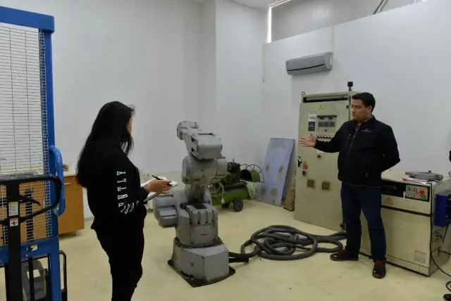 Toyota'dan Sakarya Üniversitesine robot hediyesi