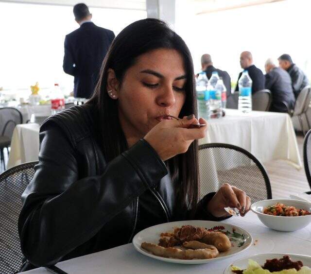 Adana'ya gelen dünyaca ünlü şefler şırdana hayran kaldı