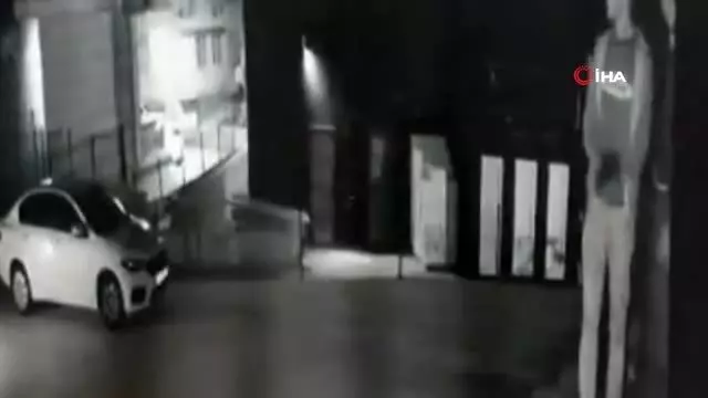 Adliyede kamu yararına çalışan şahıs hırsızlıktan tutuklandı Adliyede kamu yararına çalışan şahıs hırsızlıktan tutuklandı