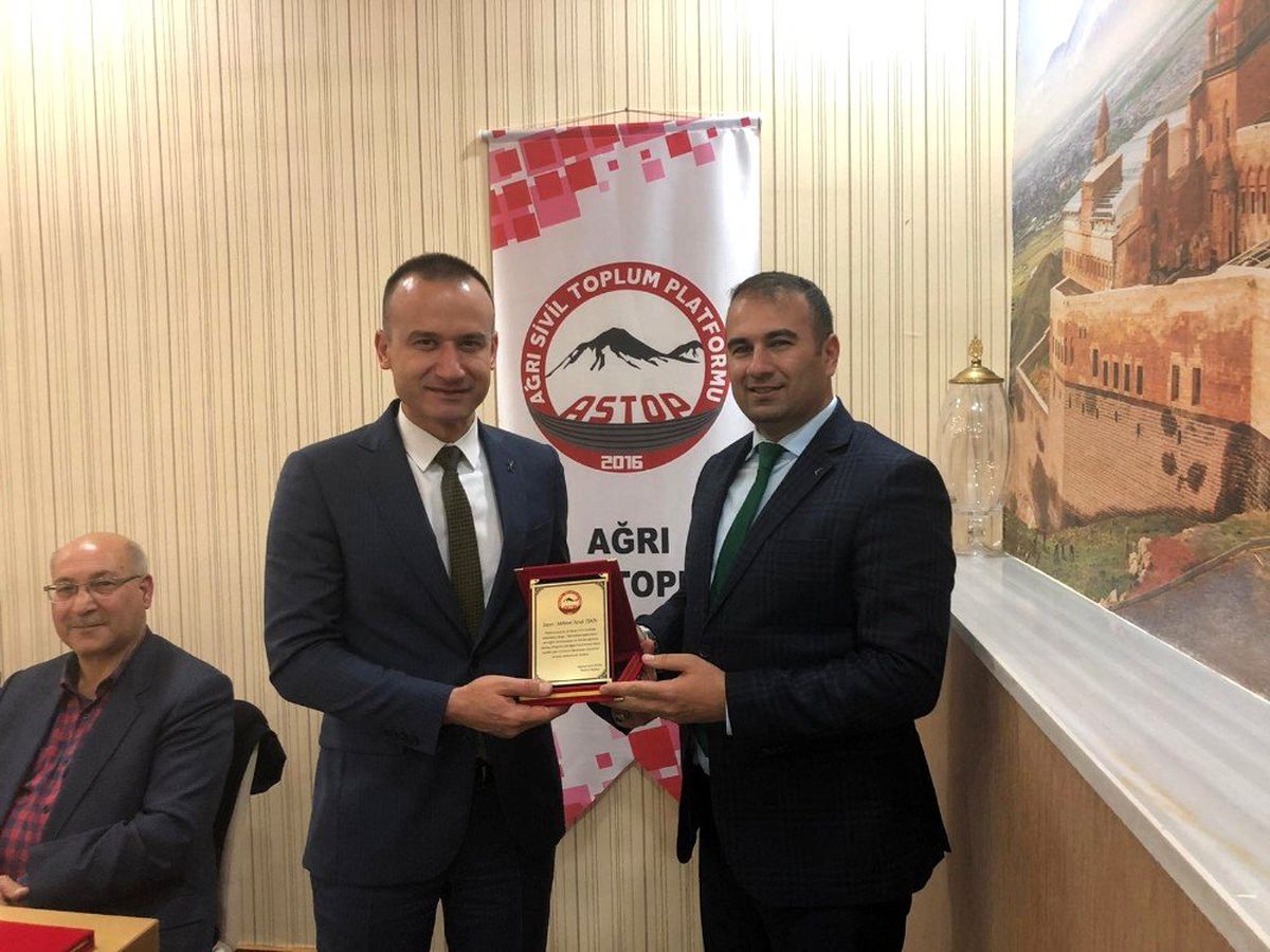 ASTOP'tan Emektar Öğretmenleri Duygulandıran Program