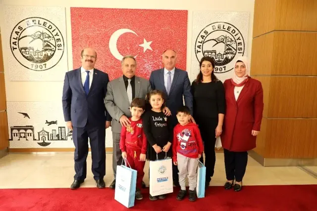 Eğitim camiasından başkan Yalçın'a teşekkür Eğitim camiasından başkan Yalçın'a teşekkür