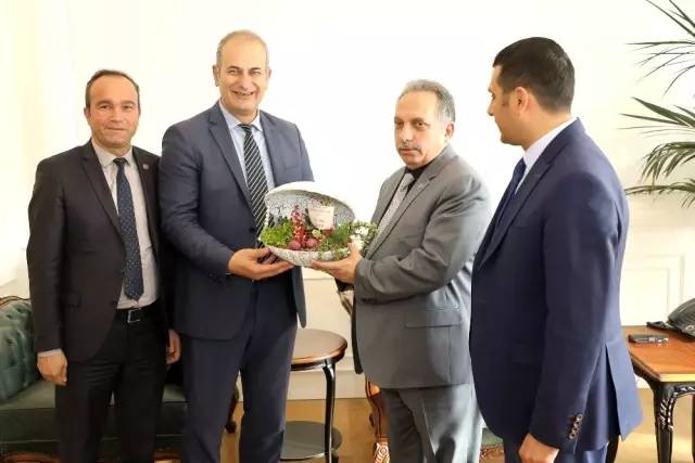 Eğitim camiasından başkan Yalçın'a teşekkür Eğitim camiasından başkan Yalçın'a teşekkür