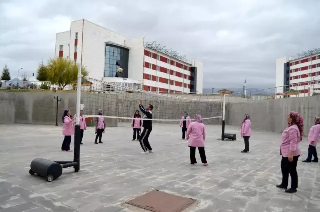 Evinin Sultanları filede karşı karşıya geldi Evinin Sultanları filede karşı karşıya geldi