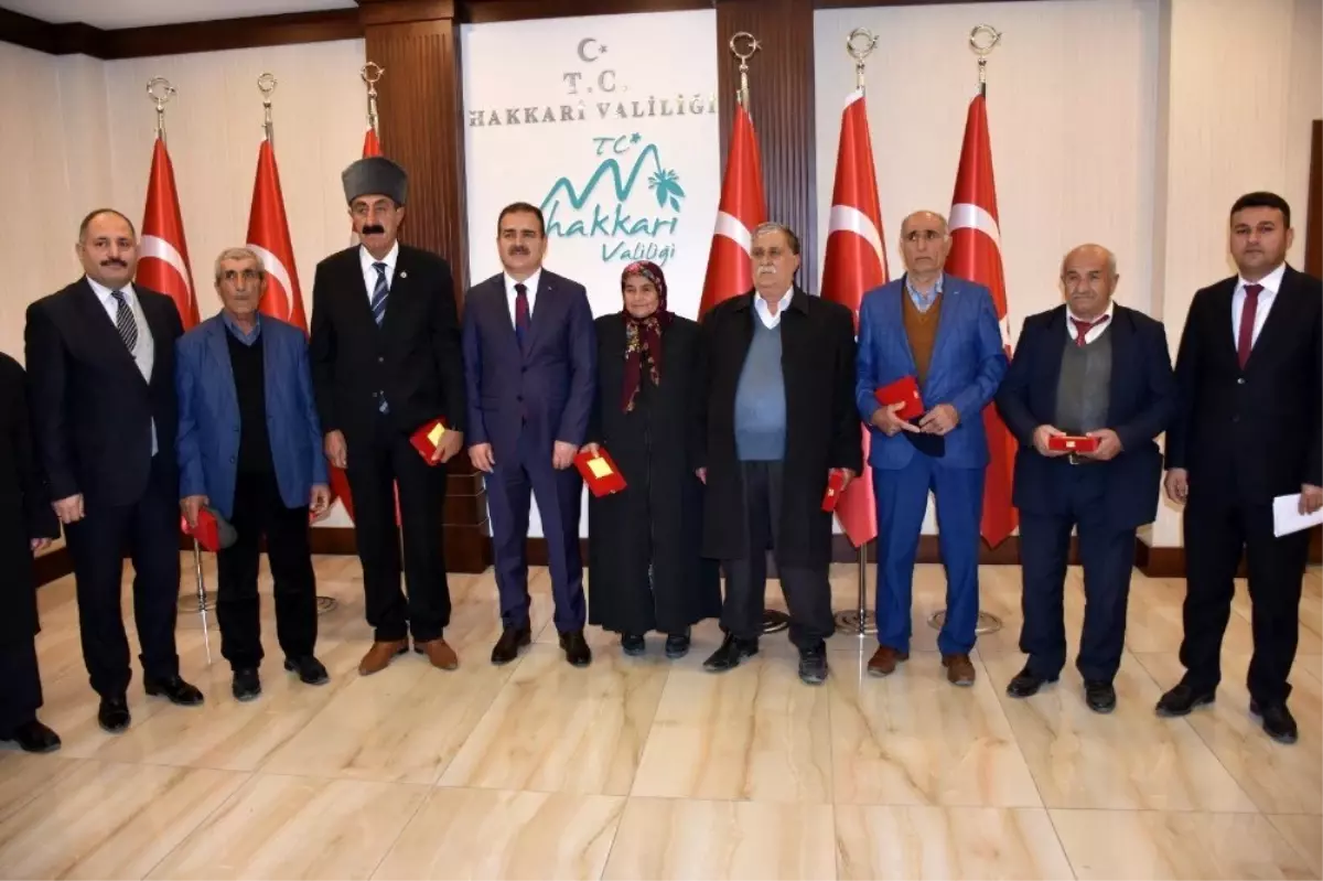 Kıbrıs gazilerine madalya ve berat takdimi