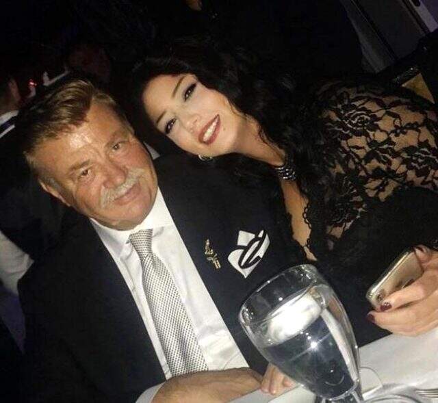 Nuri Alço'nun, 33 yaş küçük nişanlısına tokat attığı iddia edildi
