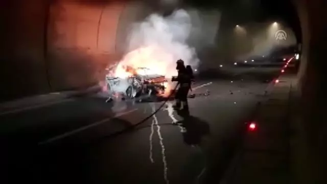 Otomobil ile kamyon çarpıştı: 1 ölü, 2 yaralı Otomobil ile kamyon çarpıştı: 1 ölü, 2 yaralı