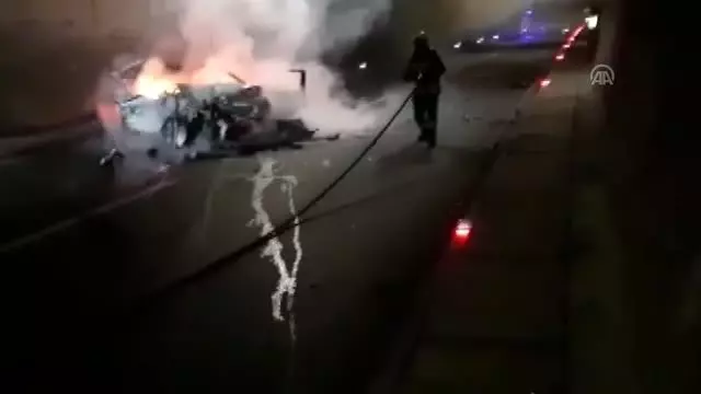 Otomobil ile kamyon çarpıştı: 1 ölü, 2 yaralı Otomobil ile kamyon çarpıştı: 1 ölü, 2 yaralı