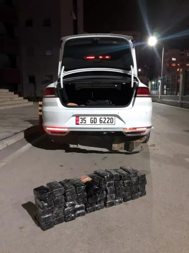Otomobilde 600 bin liralık kaçak telefon ele geçirildi