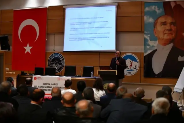 Sanayi Keneviri Üretimini Geliştirme ve Yaygınlaştırma Eğitimi Yapıldı Sanayi Keneviri Üretimini Geliştirme ve Yaygınlaştırma Eğitimi Yapıldı