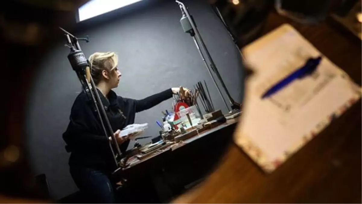 Tasarımlarıyla Mevlana'yı dünyaya tanıtıyor