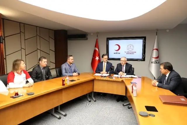 Türk Kızılayı ve MEB'den özel yetenekli öğrenciler için işbirliği Türk Kızılayı ve MEB'den özel yetenekli öğrenciler için işbirliği