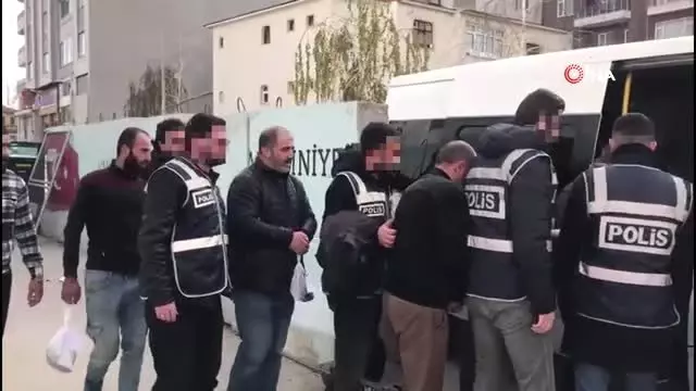 Van'da aranan 12 kişi yakalandı Van'da aranan 12 kişi yakalandı