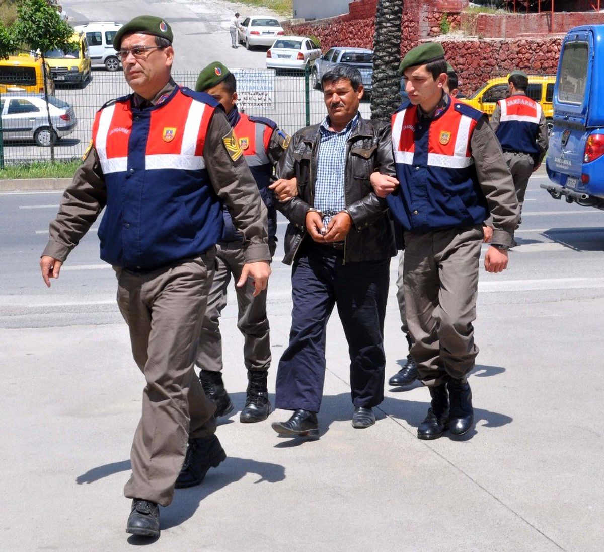 Alanya'da arazi cinayetinin zanlısı cezaevinde öldü