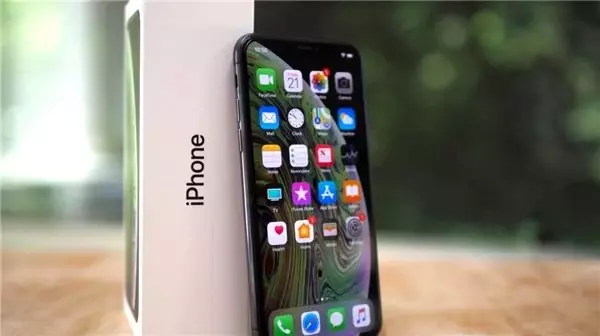 Apple 2020 Yılı iPhone Pro Modellerinde Samsung OLED Panel Kullanabilir Apple 2020 Yılı iPhone Pro Modellerinde Samsung OLED Panel Kullanabilir
