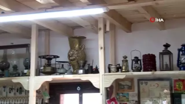 Çocukluğunu Nostalji Evi nde sergiliyor