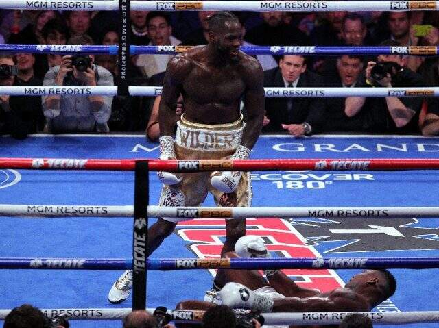 Deontay Wilder, yalnızca 5 dakika taktığı maske için 15 bin euro ödedi