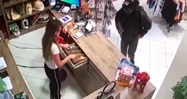 Soyguncu kılığına girip eski sevgilisine ateş açtı! Soyguncu kılığına girip eski sevgilisine ateş açtı!